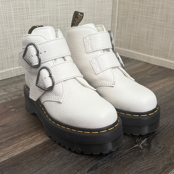 Dr. Martens Shoes - Dr. Martens Devon heart white